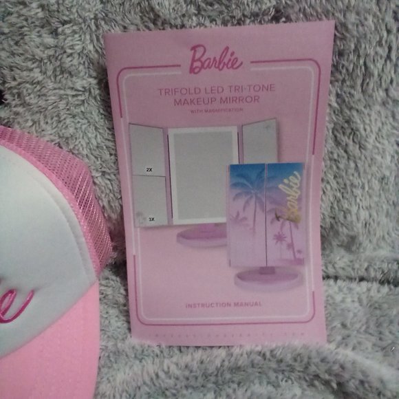 Barbie 🌴  Trifold LED Tri-Tone Makeup Mirror with Magnifiction NWT - Picture 4 of 13